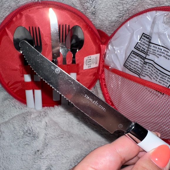 Sunnylife picnic set - NEVER USED - Picture 4 of 9